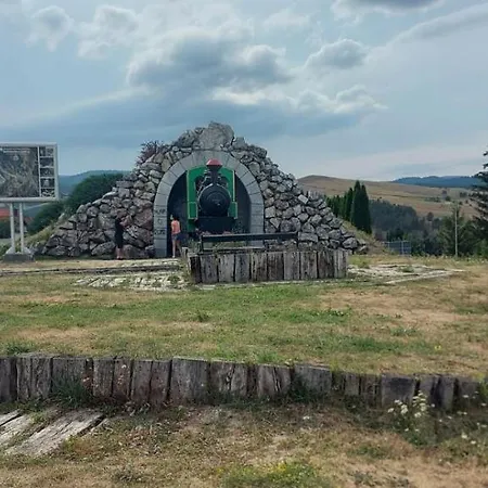 別荘 Kremna Cottage