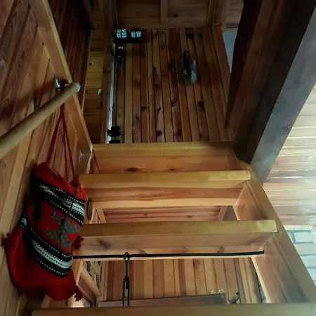 別荘 Kremna Cottage